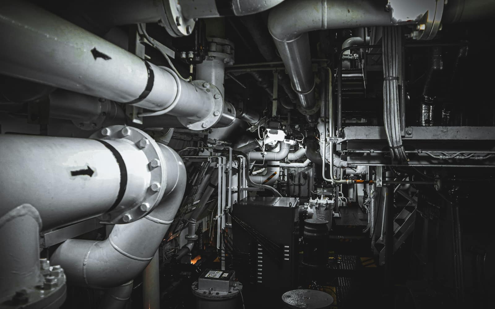 Motorruimte van een schip — operationele complexiteit van dichtbij