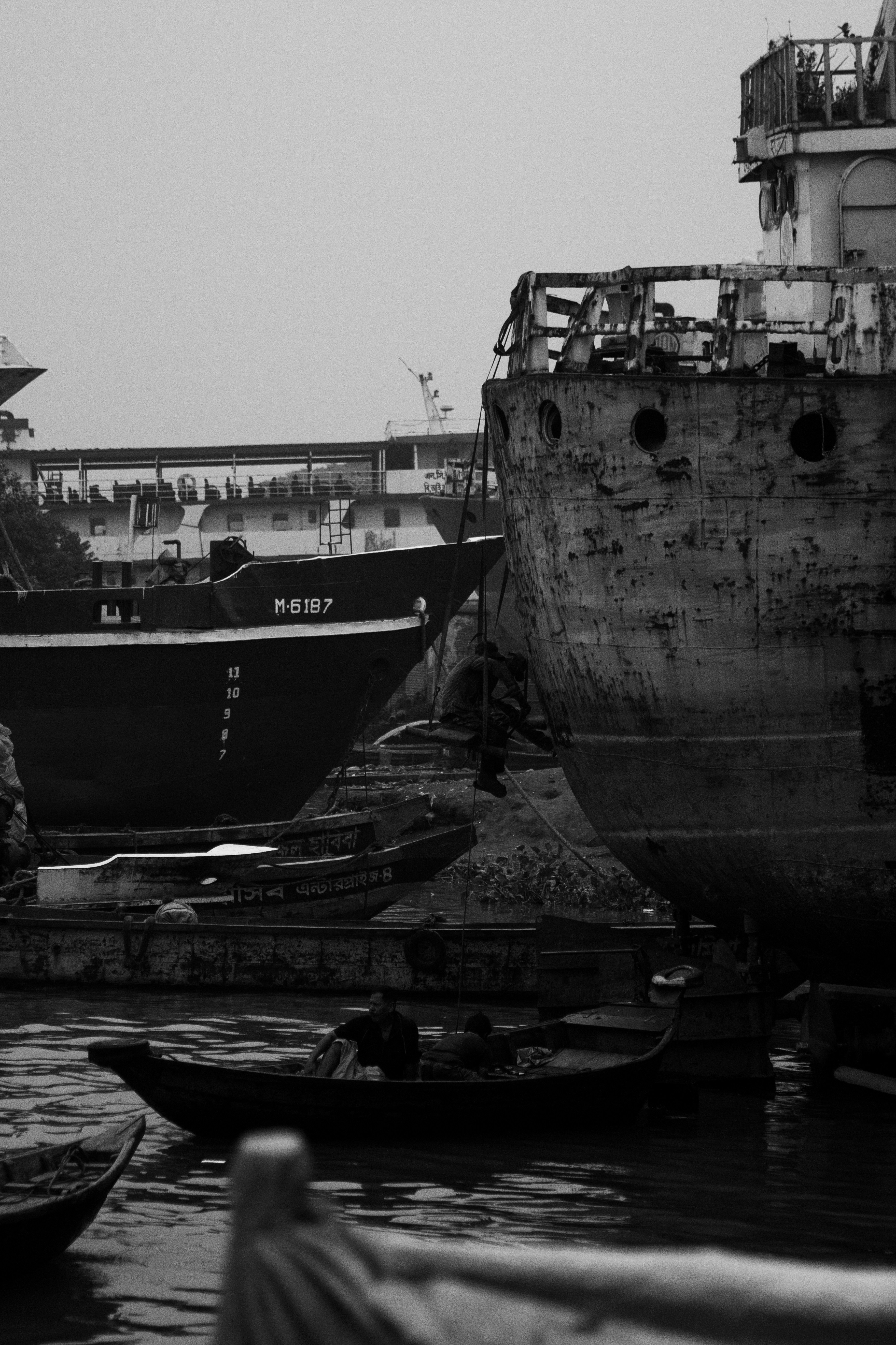 Oude schepen aan de waterkant — een sector die in beweging komt