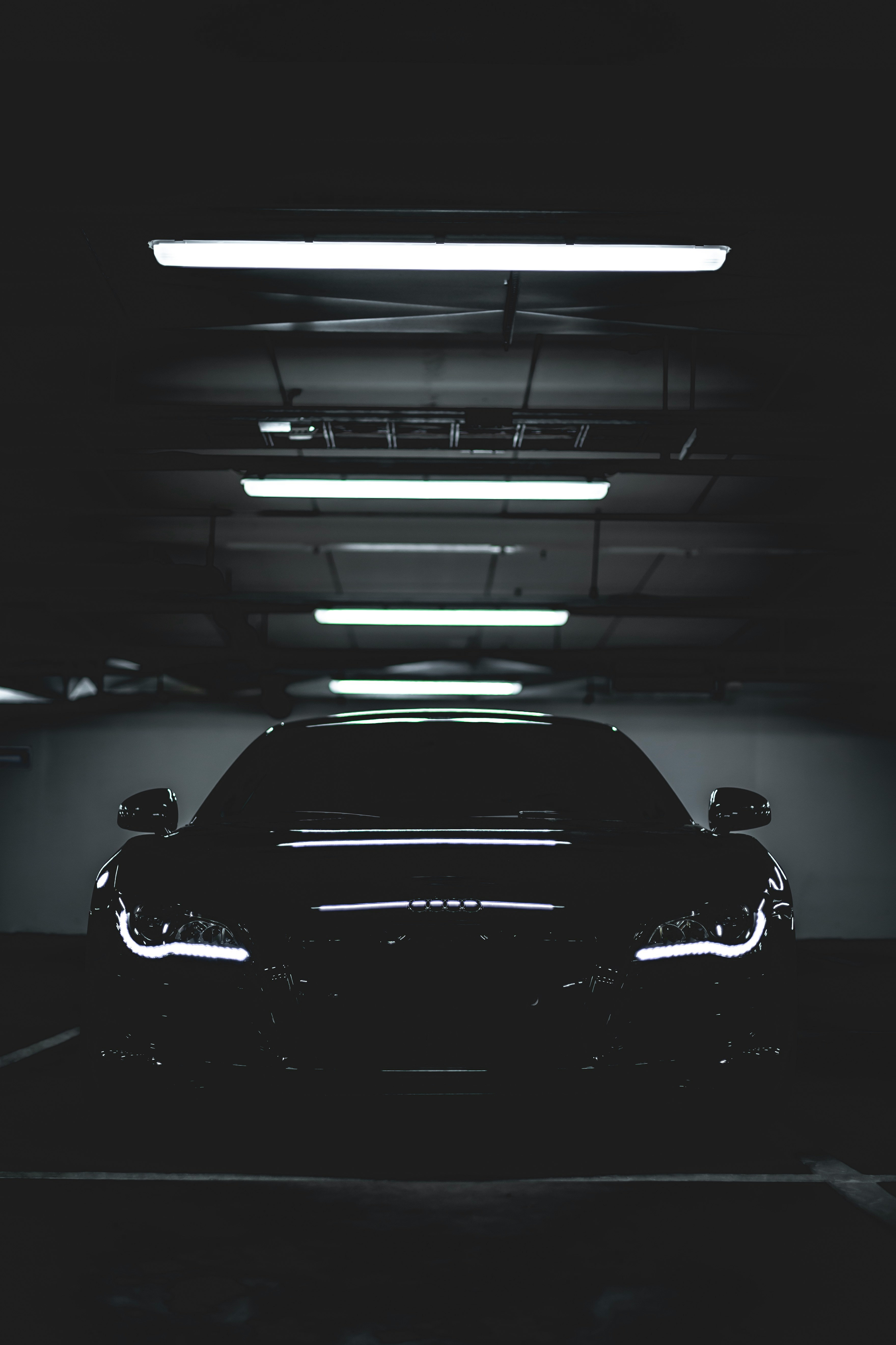 Rij Tesla's in de showroom van The Electric Car Company